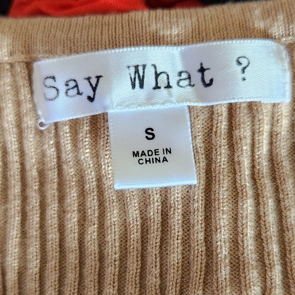 Say What? Tan floral shoulder cut sleeve - Picture 4 of 4